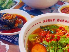 -呷佬·长沙手工米粉(金沙江路店)