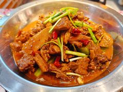网红稻田黑鸭煲-耙吉吉川味小酒馆(本地人回头店)