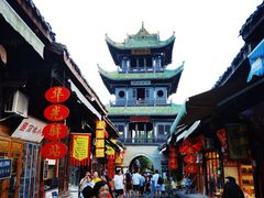 -华光驿站私房菜·黑金冠