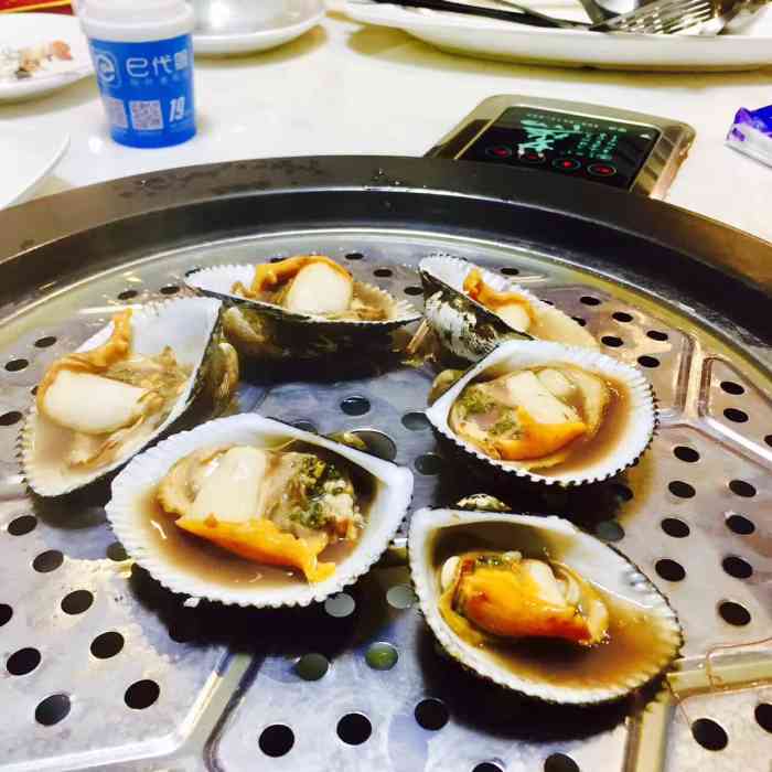 新海宴美食海鲜馆-"海鲜都很新鲜,分量比较足,3个人吃的很饱.