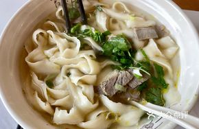 Beef Noodle Soup (4 oz)