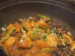 -山河屯铁锅炖·非遗东北菜(南山店)