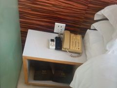 -卡罗酒店(东门晒布地铁站店)