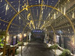 -冰冰龙虾·江湖菜·花园江景餐厅