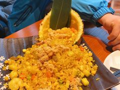 黄金菠萝海鲜炒饭-越谜·越南餐厅(长白店)