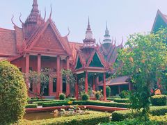 -吐斯廉屠杀博物馆