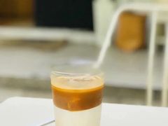 -彳亍咖啡·这里(水湾路店)
