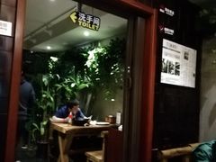 -万记麻辣烫国展总店