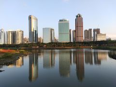 -万绿园