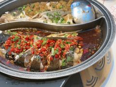 -阿瓦山寨·湘菜现炒·剁椒鱼头王(咸阳总店)