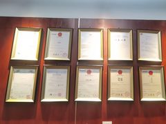 -阿瓦山寨·湘菜现炒·剁椒鱼头王(咸阳总店)