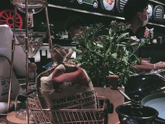 -汽车博物馆主题餐厅