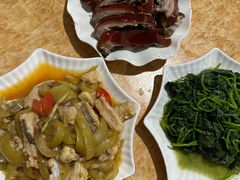 -黄记四更烤乳猪店