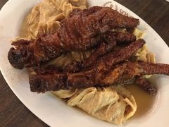 焖凤爪与腐竹-松發肉骨茶(先得坊店)