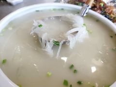 泉水鲫鱼汤-鲜塘宴·千岛湖大鲫鱼(南湖店)