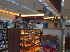面包甜点陈列柜-全家便利店(康健路店)
