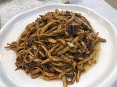 鲜茶树菇炒肉丝-马凯餐厅(地安门店)