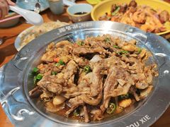 -休记光头香辣蟹干锅(绵竹店)