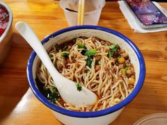 金牌杂酱面-胖胖板凳面