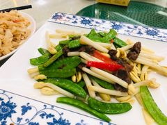 花生芽炒牛展-水乡人家私房菜(逢简店)