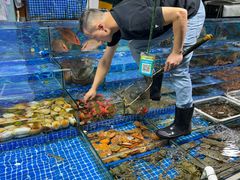 -霞涌市场海鲜摆卖区