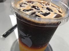 -瑞幸咖啡(岳家嘴地铁站店)