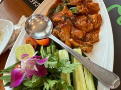 -Chom Cafe and Restaurant