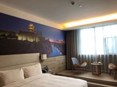 -西安大雁塔科技大学地铁站亚朵酒店