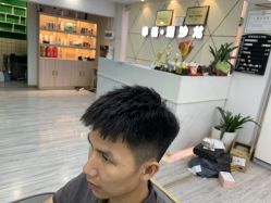 点击看大图 -辛格·潮沙龙