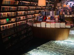 -钟书阁(珍园店)