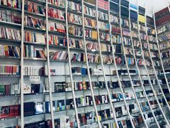 -钟书阁(松江泰晤士小镇店)