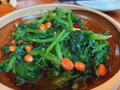 果仁菠菜-好嫂子酱猪手•农家菜(华远坊店)