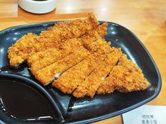 -莱莱小笼·乔艾