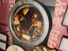 -牛YO寿喜烧·铁板烧和牛火锅自助(市府恒隆店)