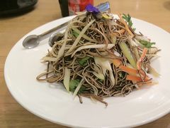 -海派美食·家宴海鲜青岛菜·石锅鲽鱼头(东方城店)