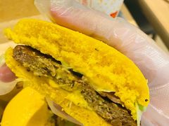 月亮堡-麦当劳(城东万达广场店)
