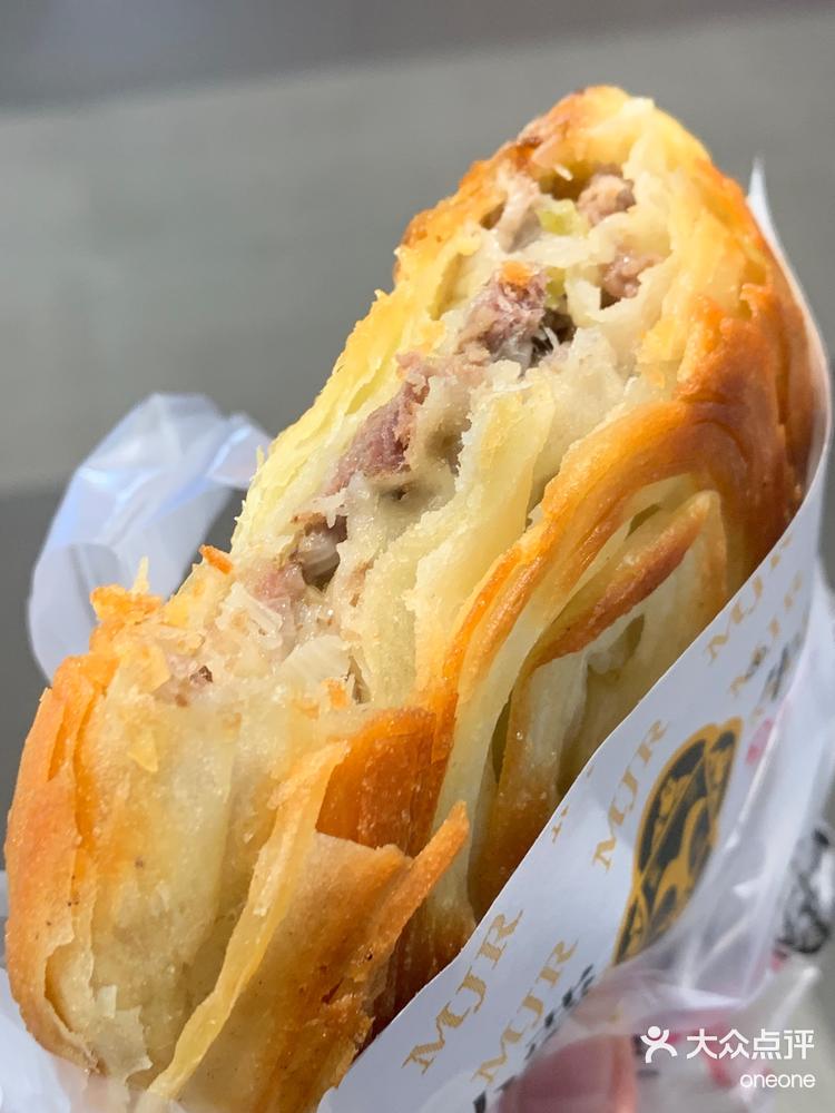 金丝牛肉饼请人排队图片