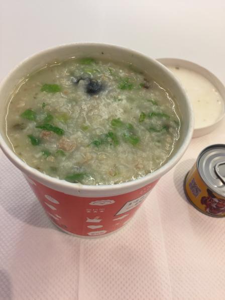 瘦肉粥了,正好有个套餐,有虎牌辣酱,还有油条2根,送货速度很快,外卖