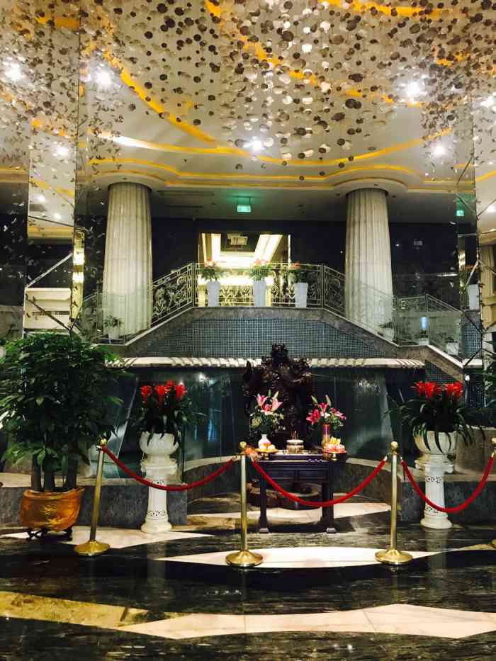 环境服务都没得说,己经n年没去德士堡游泳了,游泳池分恒温和室外的