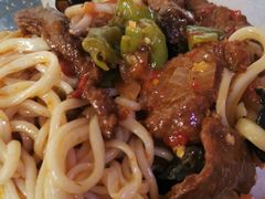 -歹歹的加个面过油肉拌面