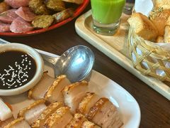 -Chom Cafe and Restaurant