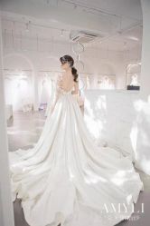 -艾米丽婚纱礼服