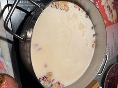 -尚尚仙·酸汤猪手·猪肚鸡火锅(华联万柳购物中心店)