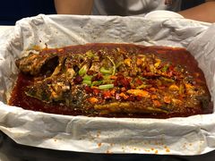 招牌香辣味江团鱼-鱼颜诱纸纸上烤鱼·蛙(龙湖天街店)