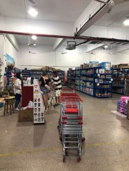 -逝水玩具折扣店