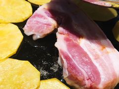 带皮厚切五花-唯成•韩国炭火烤肉 유성고기