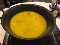 -鲜入围煮花胶鸡海鲜火锅