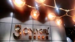-onlygirl摄影美学馆高端定制(江滩店)