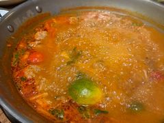 -野山舂·贵州现舂酸汤火锅(鸿通城店)