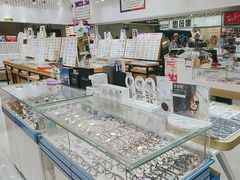 -美式眼镜·授权蔡司.依视路.尼康.豪雅.明月(人民广场店)